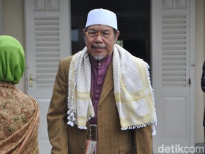 Sosok Mulia KH Tolchah Hasan di Mata Keluarga