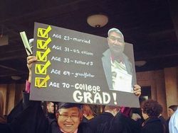 Potret Haru Bukti Pendidikan Tidak Pandang Usia