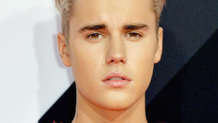 Justin Bieber menantang Tom Cruise untuk duel di arena Ultimate Fighting Championship (UFC). Foto: Getty Images Justin Bieber menantang Tom Cruise untuk duel di arena Ultimate Fighting Championship (UFC). Foto: Getty Images