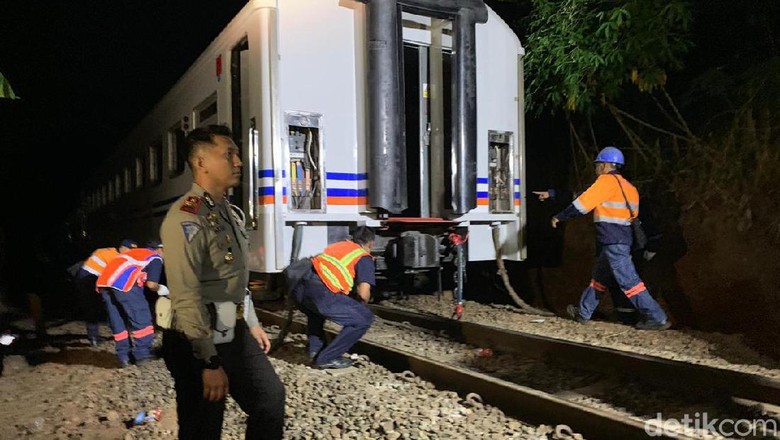 Jalur KA Selatan Sudah Bisa Dilalui, Namun Kecepatan Diperlambat Jalur KA Selatan Sudah Bisa Dilalui, Namun Kecepatan Diperlambat