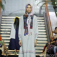 Mel Ahyar merilis koleksi busana Lebaran 2019 dari Happa yang terinspirasi dari kain tradisional suku di Filipina dalam acara Ramadhan In Style 2019, Plaza Indonesia, Jakarta, Rabu [28/05/2019]. Foto: Mohammad Abduh/Wolipop