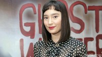 Dua filmnya juga berasal dari genre yang berbeda yakni horor dan komedi action. Pool/Ismail/detikFoto.