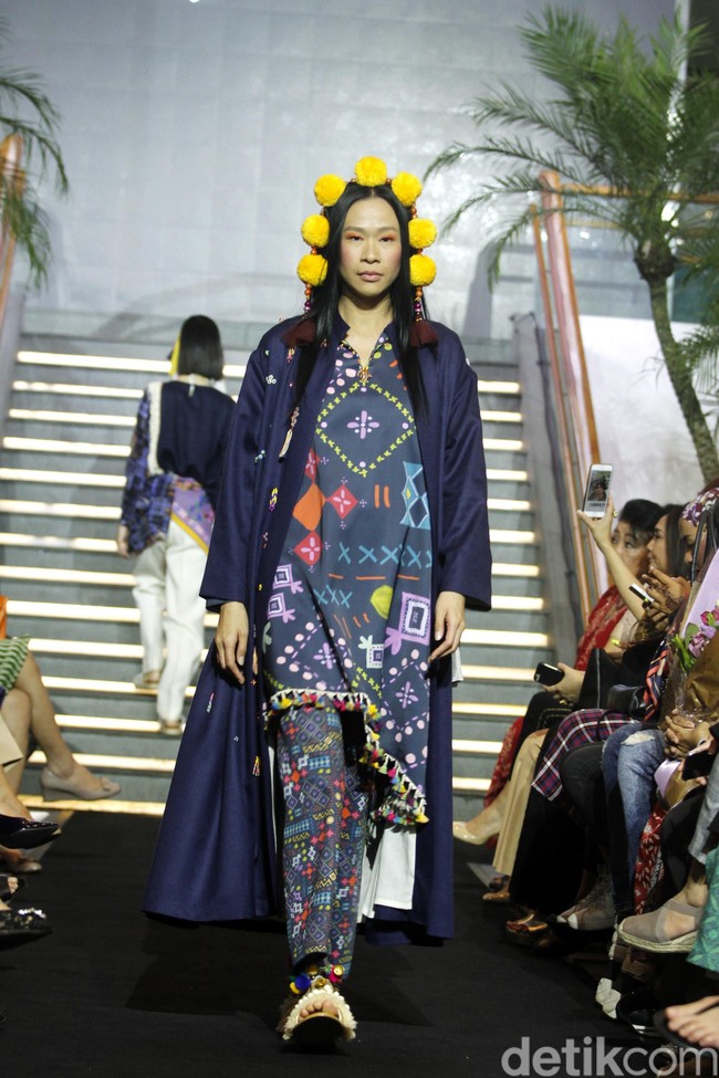Mel Ahyar merilis koleksi busana Lebaran 2019 dari Happa yang terinspirasi dari kain tradisional suku di Filipina dalam acara Ramadhan In Style 2019, Plaza Indonesia, Jakarta, Rabu [28/05/2019]. Foto: Mohammad Abduh/Wolipop