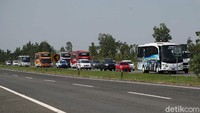 Untuk mengantisipasi penumpukan kendaraan, LMS juga menambah 14 gardung di Gerbang Tol Palimanan Utama sehingga secara keseluruhan terdapat 26 gardu yang dioperasikan. Selain itu, ada pula tambahan 10 mobile reader di GT Palimanan dan 2 mobile reader di gerbang samping.
