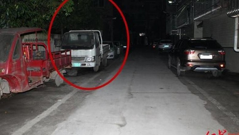 Truk yang dijadikan tempat persembunyian remaja Foto: South China Morning Pos Truk yang dijadikan tempat persembunyian remaja Foto: South China Morning Pos