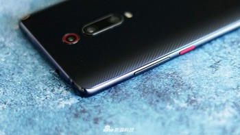 Tersedia pilihan RAM 6 GB dan 8 GB. Foto: Sina Mobile
