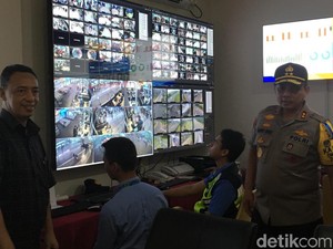 Pantau Pengamanan Mudik di Bandara Soetta, Kapolda Cek Kesiapan CCTV