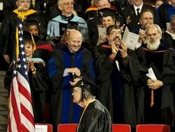 Potret Haru Bukti Pendidikan Tidak Pandang Usia