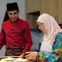 Tampan dan Jago Masak, Begini Gaya Syed Saddiq Kalau Sedang Meracik Kue