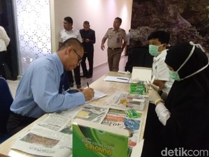 Jelang Musim Mudik, Pilot-Kru Pesawat di Kendari Jalani Tes Urine