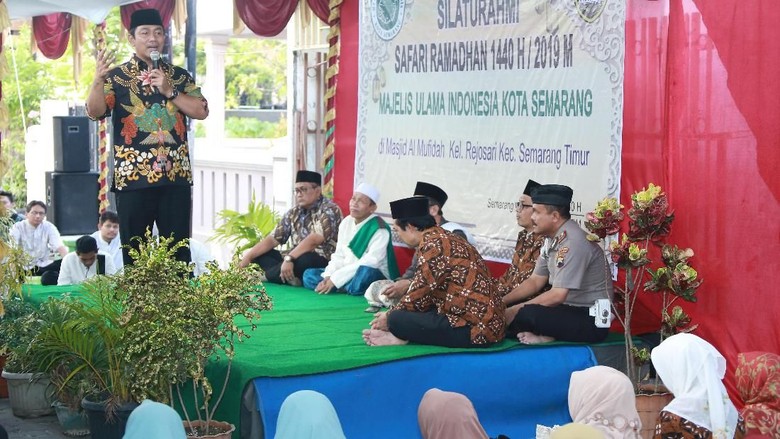 Wali Kota Semarang Pastikan Harga Bahan Pangan Stabil Jelang Lebaran Wali Kota Semarang Pastikan Harga Bahan Pangan Stabil Jelang Lebaran