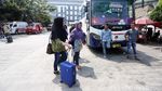 Jelang Lebaran, Pemudik Ramaikan Terminal Rawamangun