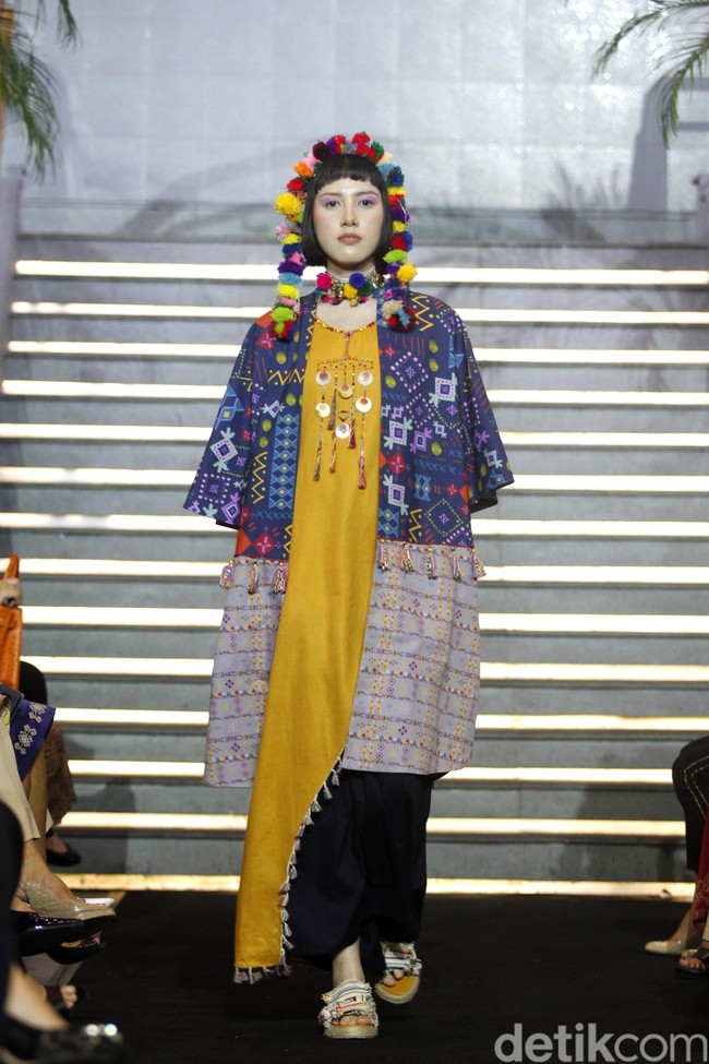 Mel Ahyar merilis koleksi busana Lebaran 2019 dari Happa yang terinspirasi dari kain tradisional suku di Filipina dalam acara Ramadhan In Style 2019, Plaza Indonesia, Jakarta, Rabu [28/05/2019]. Foto: Mohammad Abduh/Wolipop
