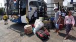 Jelang Lebaran, Pemudik Ramaikan Terminal Rawamangun