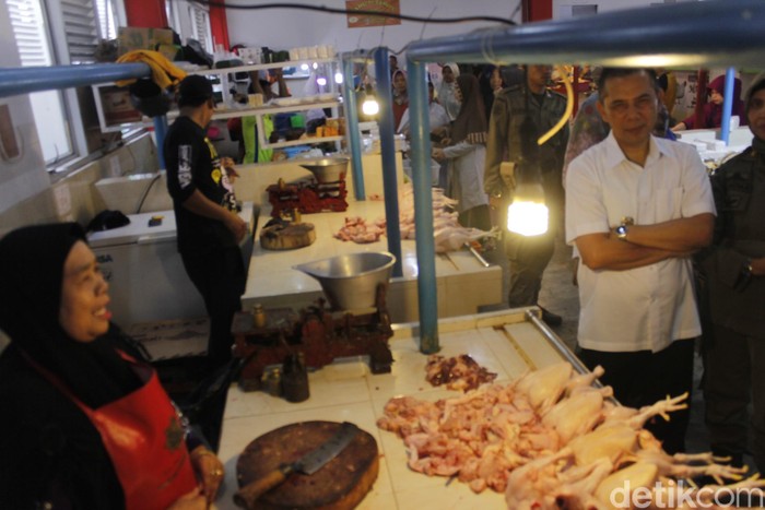 Jelang Lebaran, Harga Ayam di Cimahi Naik 15 Persen
