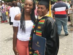 Potret Haru Bukti Pendidikan Tidak Pandang Usia