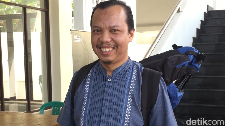 Kisah Inspiratif Marbot Keliling Pembersih Masjid Tanpa Dibayar Kisah Inspiratif Marbot Keliling Pembersih Masjid Tanpa Dibayar