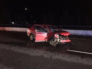 Waduh, Remaja Ini Tewas Akibat Main Petasan di Dalam Mobil