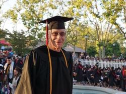 Potret Haru Bukti Pendidikan Tidak Pandang Usia