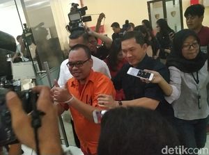 Video Mustofa Nahra di Bareskrim: Berbaju Tahanan, Tangan Terborgol