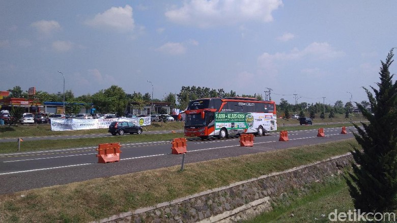 Pengelola Tol Cipali Prediksi 31 Mei Puncak Arus Mudik Pengelola Tol Cipali Prediksi 31 Mei Puncak Arus Mudik