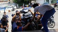 Mudik gratis dari Pemprov DKI Jakarta telah memasuki tahap pertama, yakni pengiriman sepeda motor pemudik ke kampung halaman.