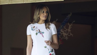 Cuma 2 Hari di Jepang, Busana Melania Trump Habiskan Rp 200 Juta Lebih