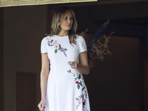 Cuma 2 Hari di Jepang, Busana Melania Trump Habiskan Rp 200 Juta Lebih