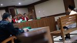 Berpeci Hitam, Pejabat Kemenag Penyuap Rommy Hadapi Dakwaan