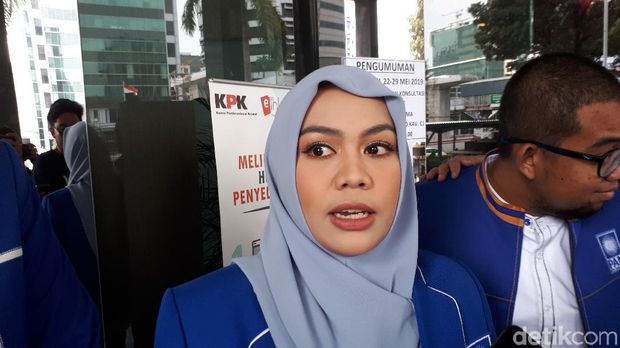 Zita Anjani usai menyerahkan LHKPN di KPK.
