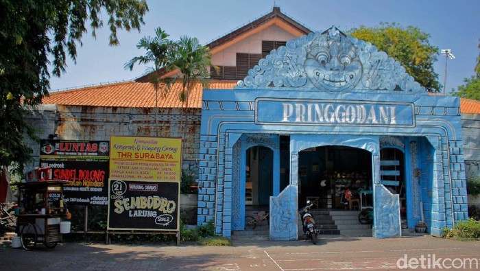 Pemkot Surabaya angkat bicara terkait polemik Taman Hiburan Rakyat (THR). Pemkot menepis anggapan bahwa pihaknya ingin mengalihfungsikan apalagi menggusur kawasan yang selama ini dikenal sebagai pusat kesenian rakyat.
