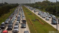 PT Lintas Sedaya Marga (LMS) selaku pengelola Tol Cipali mengaku lonjakan volume kendaraan pada H-6 ini lebih besar dibandingkan dengan tahun sebelumnya.