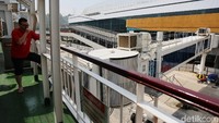 General Manager PT ASDP Indonesia Ferry Cabang Merak, Solikin, memprediksi tahun ini ada kenaikan jumlah penumpang kapal laut lintas Merak - Bakauheni sebanyak 15 persen. Mahalnya ongkos naik pesawat, juga disebut jadi pengaruh meningkatnya jumlah penumpang.