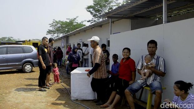 Pemudik manfaatkan toilet di rest area