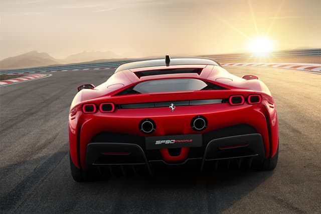 Ferrari Hybrid bernama SF90 Stradale