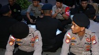 Hal ini guna memberikan dukungan moril dan ucapan terima kasih telah mengamankan proses demokrasi.