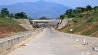 Pada mudik Lebaran 2019, sebagian ruas jalan Tol Cileunyi-Sumedang-Dawuan (Cisumdawu) Seksi II sepanjang 5,5 km disiapkan untuk menjadi jalur alternatif untuk mengantisipasi kemacetan di jalan arteri Cadas Pangeran, Sumedang, Jawa Barat.