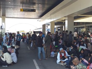 Tiket Pesawat Mahal Bikin Pelabuhan Tanjung Perak Dipadati Pemudik
