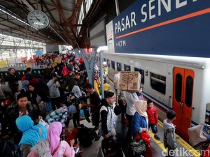 Penumpang Kereta Arus Balik Diimbau Tak Bawa Barang Berlebihan