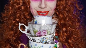 Karkater Mad Hatter dari film Alice in Wonderland. (Foto: Instagram/artbybmazz)