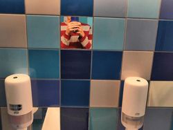 Kumpulan Cermin Toilet yang Bikin Auto Heran