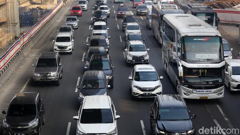 Imbas Proyek Tol Layang, Jatibening-Cikarang Barat Macet Imbas Proyek Tol Layang, Jatibening-Cikarang Barat Macet