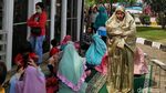 Pemudik Melepas Lelah di Rest Area Tol Palikanci