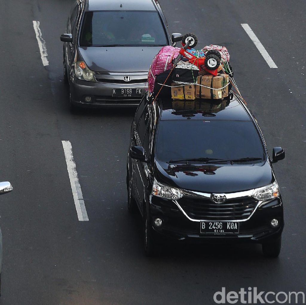 Tol Jakarta-Cikampek Macet dari Km 17 sampai Km 28 Cikarang Barat