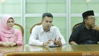 Raffi Ahmad mengakui jika sikapnya mungkin berlebihan ketika mengisi acara Ramadhan di Pesbukers. Foto: Raffi Ahmad / Ismail
