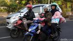 H-6 Pemudik Bermotor Lintasi Kawasan Kalimalang