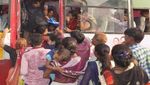 India Juga Punya Budaya Mudik, Kepadatan Kereta dan Busnya Gila-Gilaan!