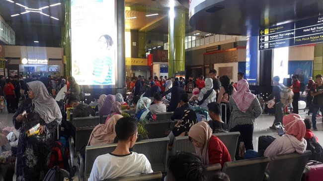 Dilema Virus Corona, Seputar Gaji Kerja di Bank