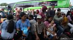 Rindu Kampung, Pemudik Padati Terminal Kalideres