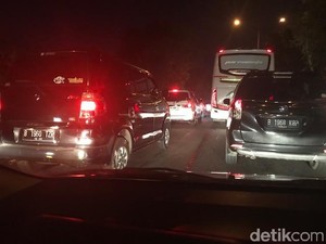 Pemudik Mulai Padati Jalan I Gusti Ngurah Rai Arah Bekasi